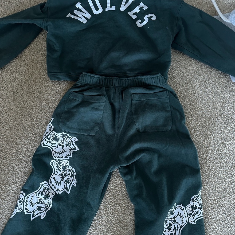 Wolves Dark Green Sweatshirt and Joggers Set